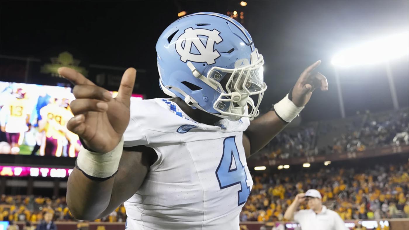 North Carolina ekes out 19-17 win on Minnesota’s missed FG as time expires; Heels QB Johnson injured