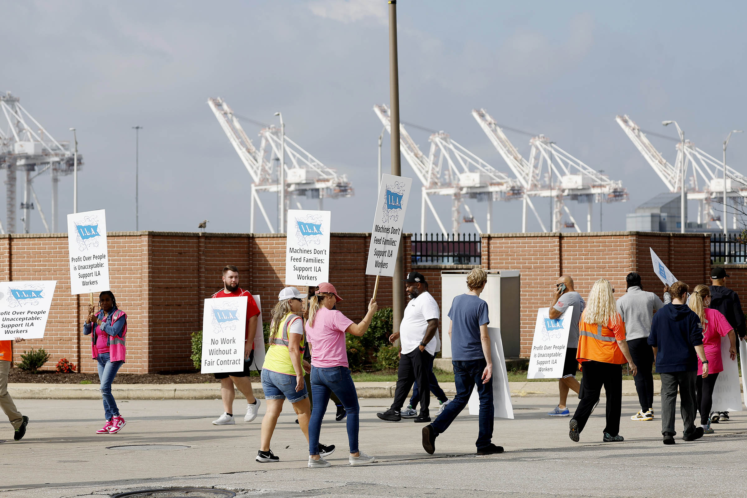 The US could see shortages and higher retail prices if a dockworkers strike drags on