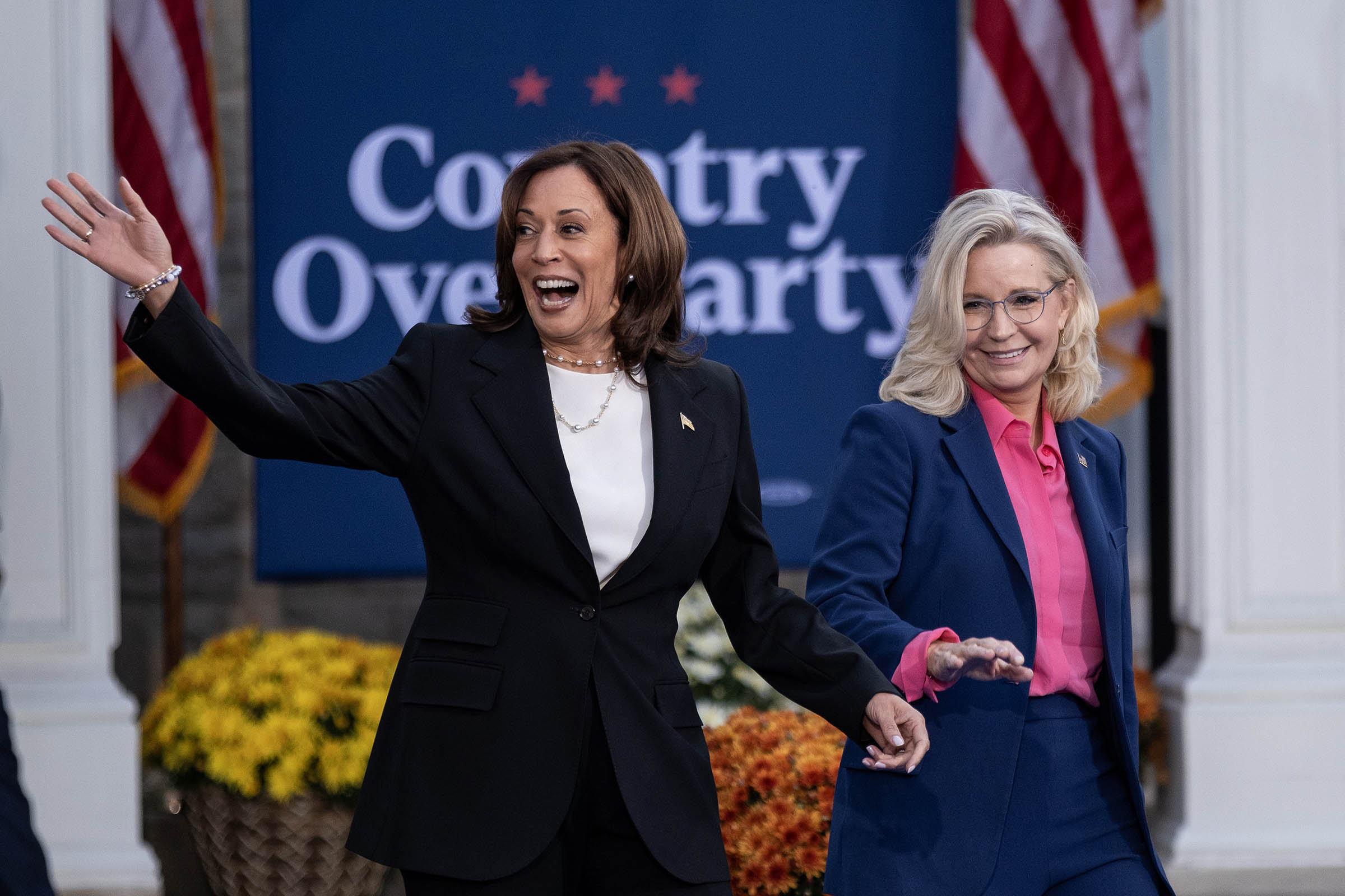 Harris campaigns with Liz Cheney at the GOP’s birthplace while Trump rallies in Michigan