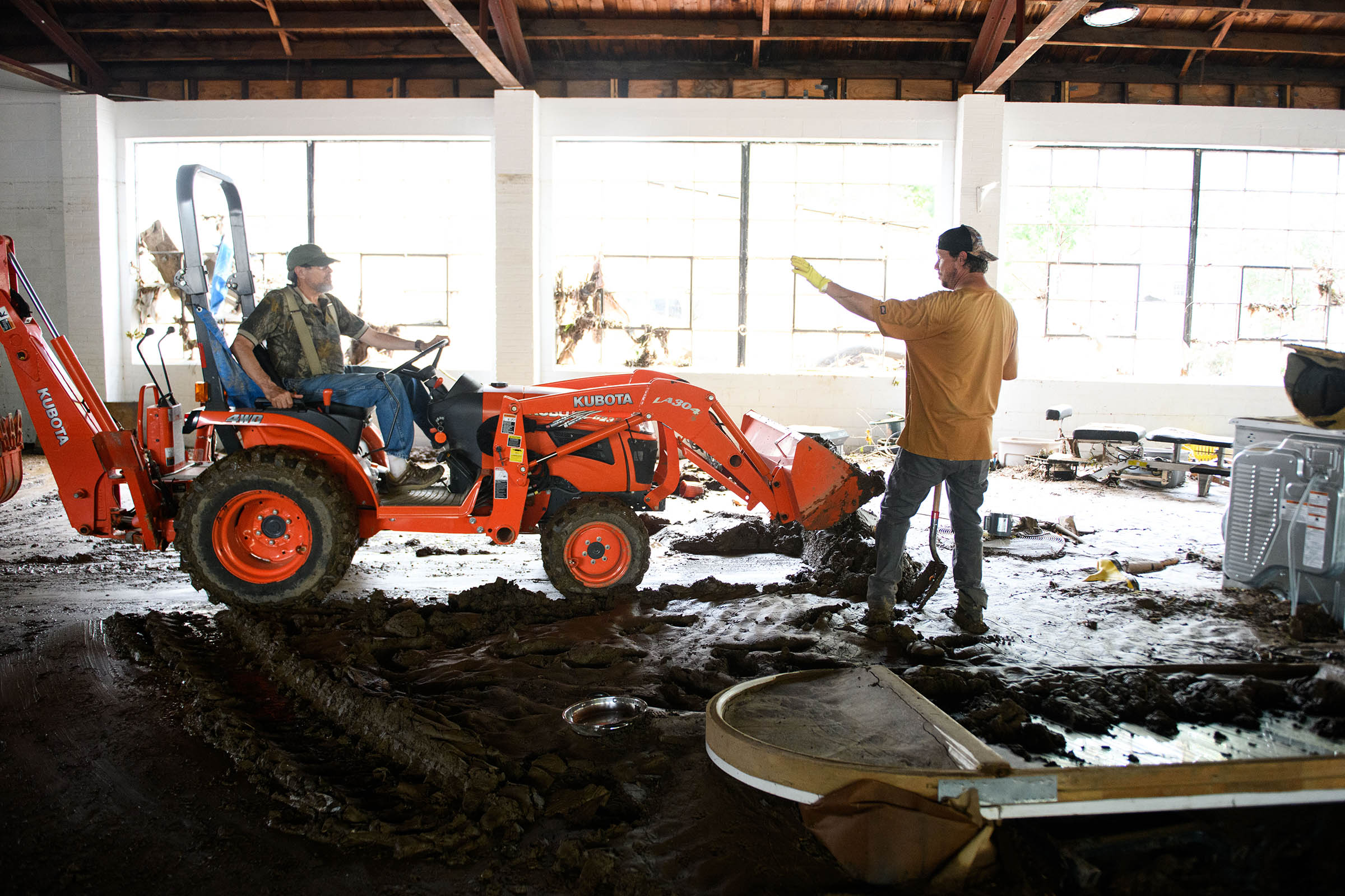 Homeowners hit by Hurricane Helene face the grim task of rebuilding without flood insurance