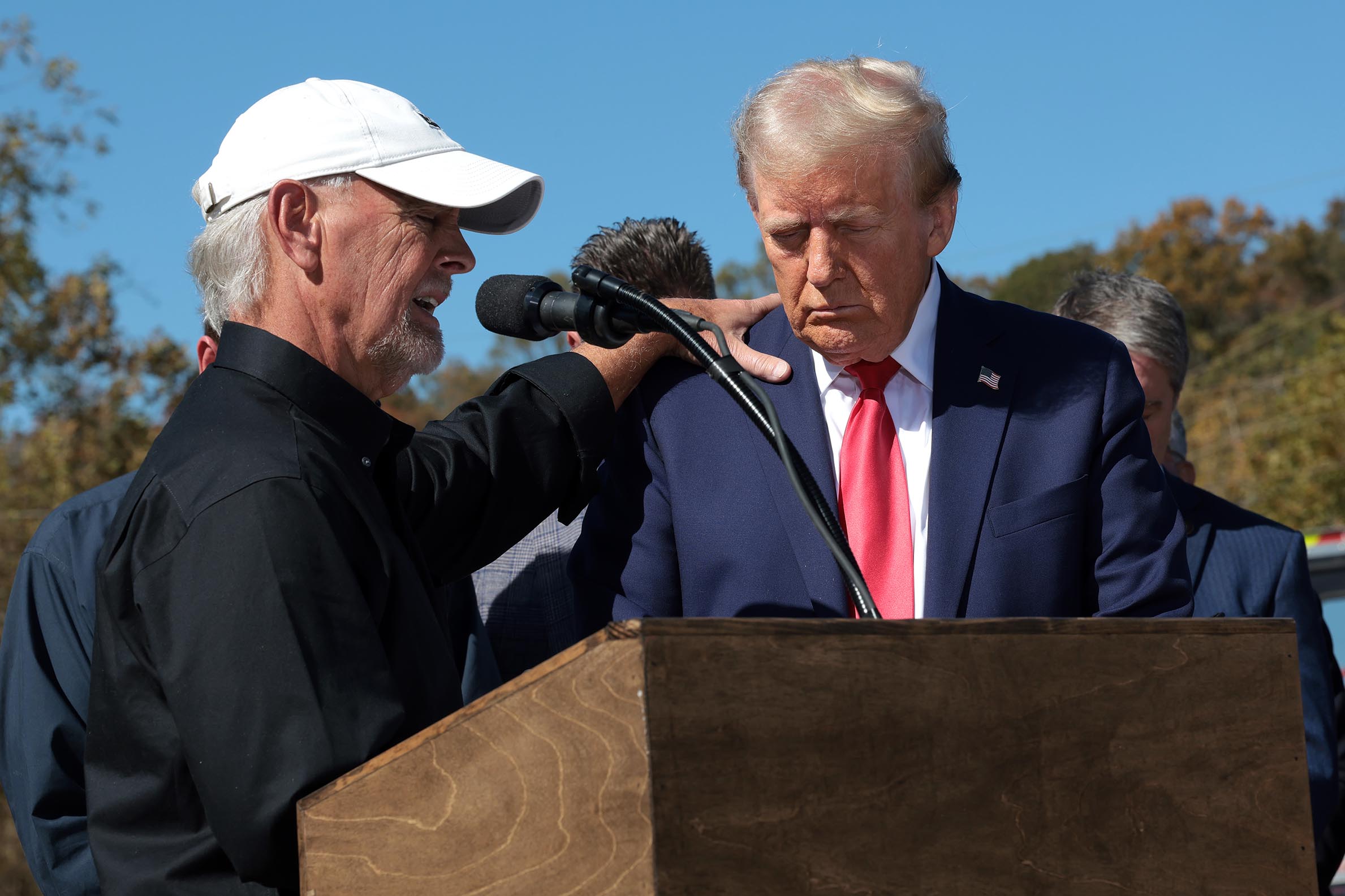 Trump repeats debunked claims about FEMA as he surveys storm damage in North Carolina