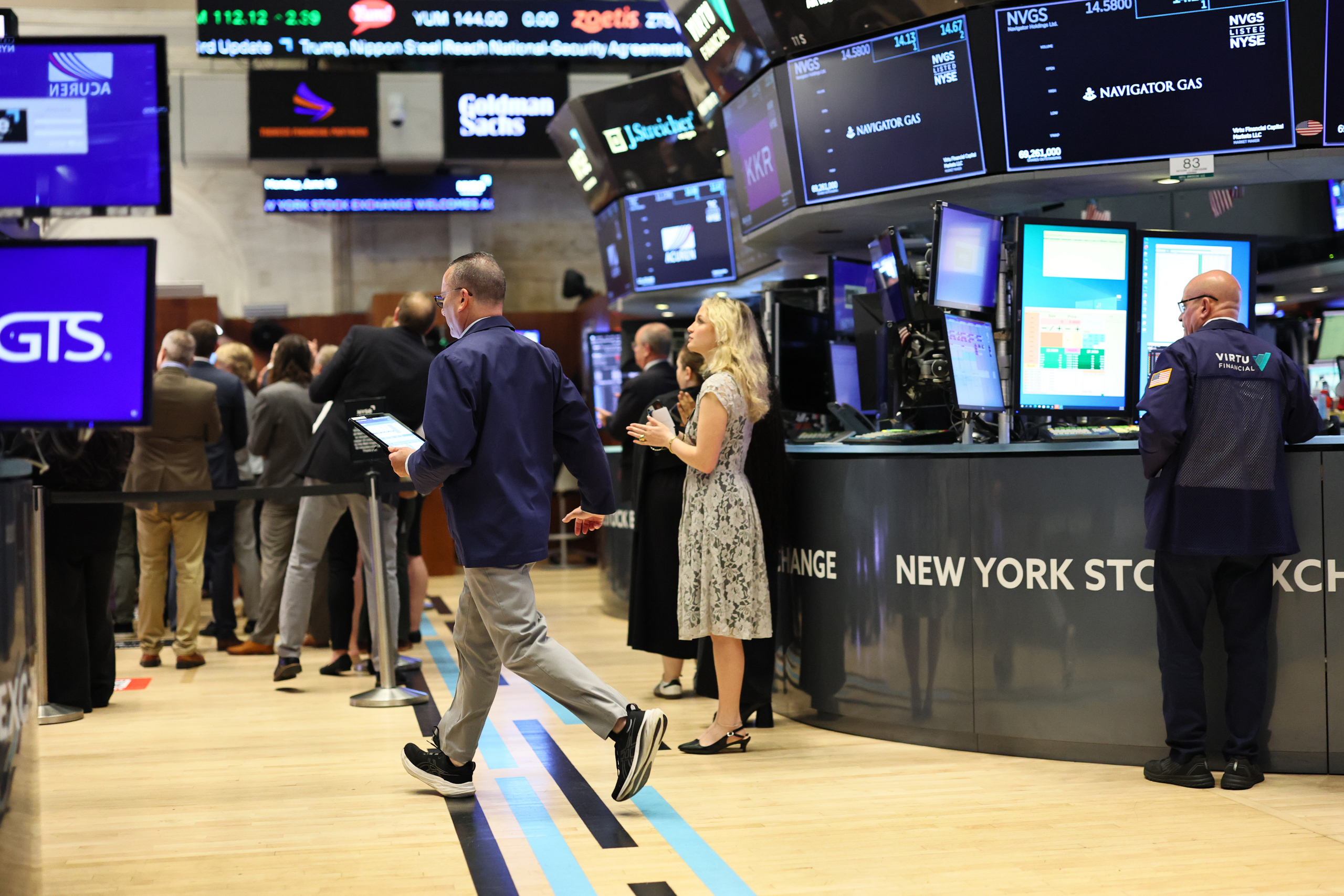 Stocks close higher, nudging the S&P 500 and Nasdaq to more highs