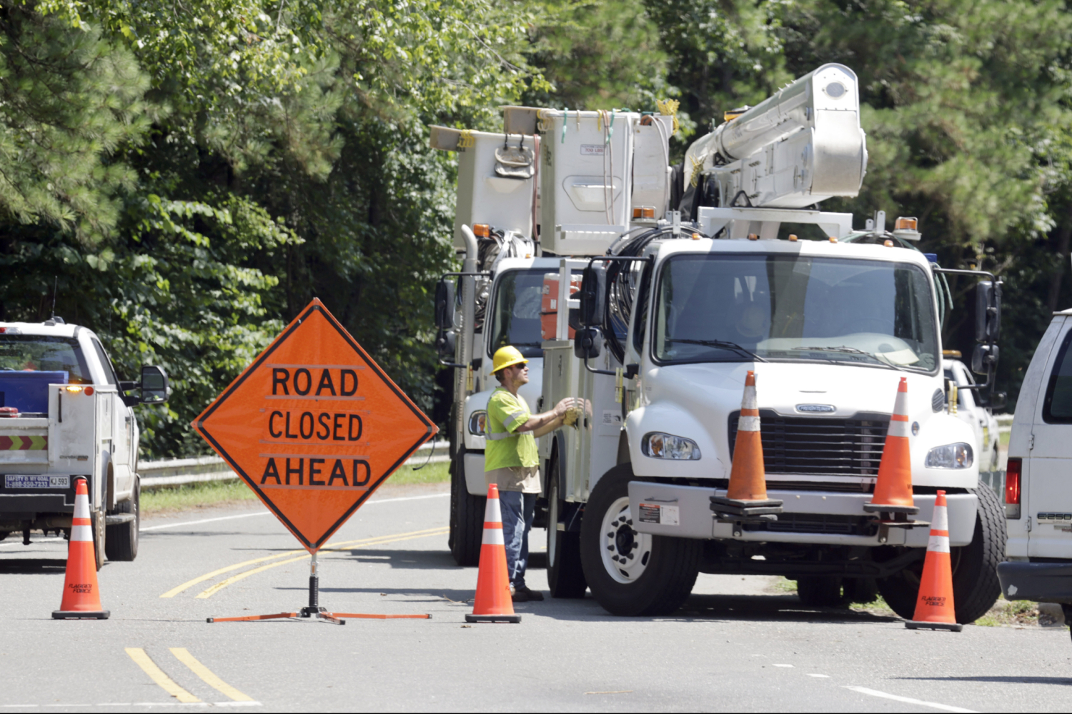 Rushing floodwater from heavy rain kills 2 in North Carolina
