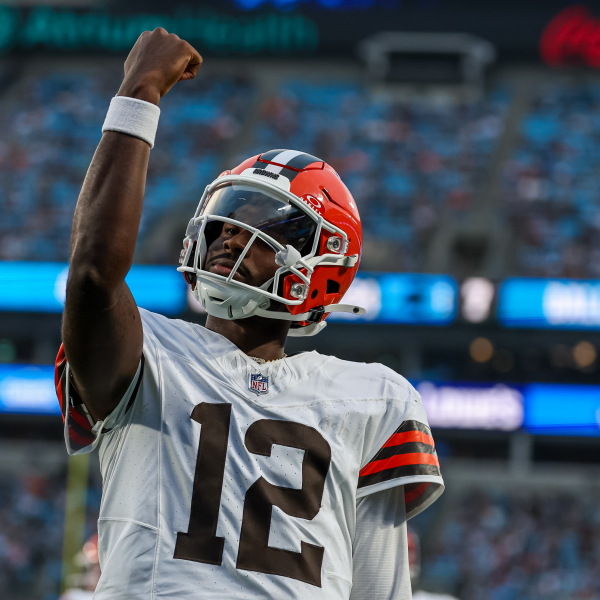 Browns’ Shedeur Sanders impressive in NFL preseason debut, tosses 2 TD passes in win over Panthers