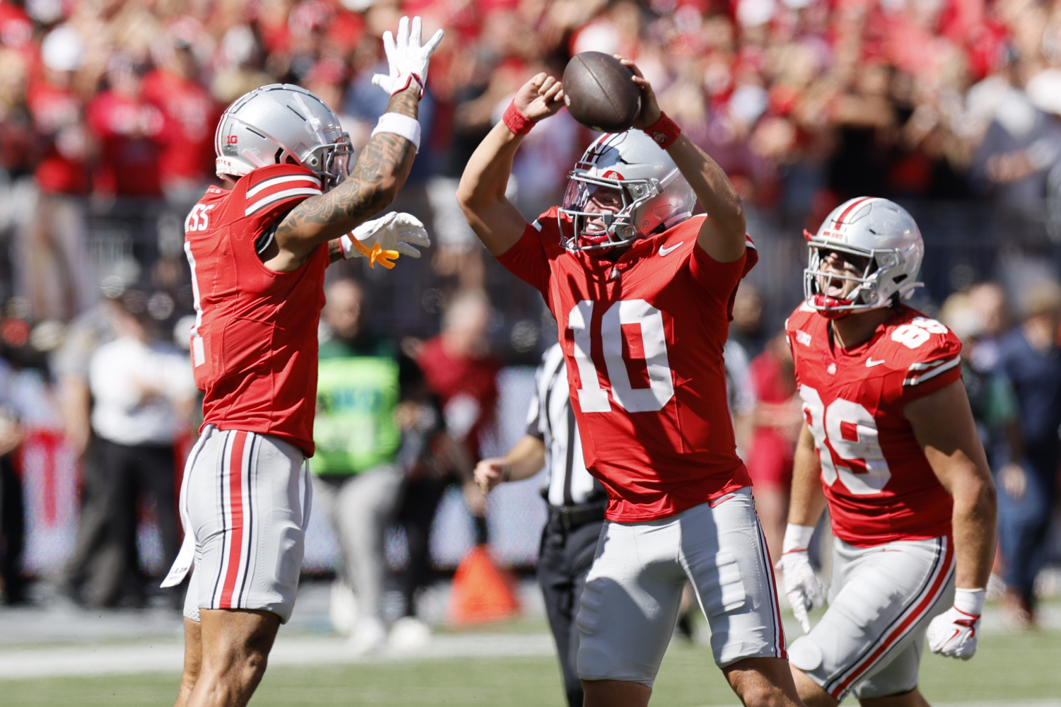 Sayin, defense propel No. 3 Ohio State past top-ranked Texas 14-7