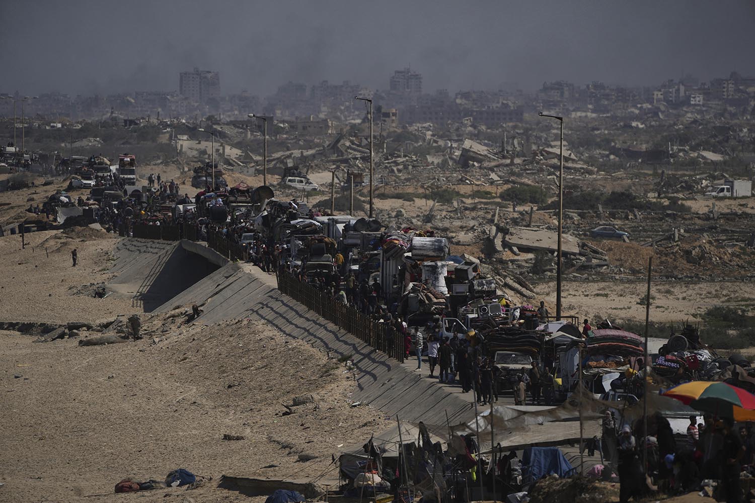 Israel’s military begins its ground offensive in Gaza City and thousands of residents flee