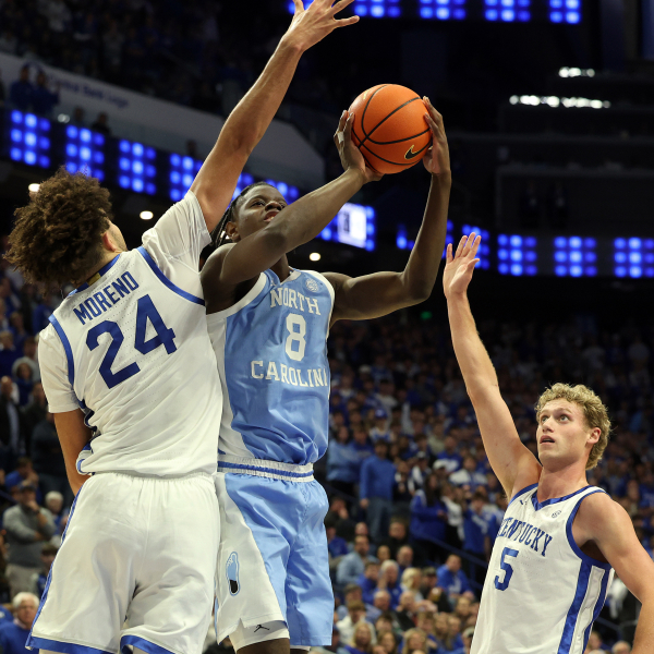 Dixon delivers late as No. 16 North Carolina wins 67-64 at No. 18 Kentucky