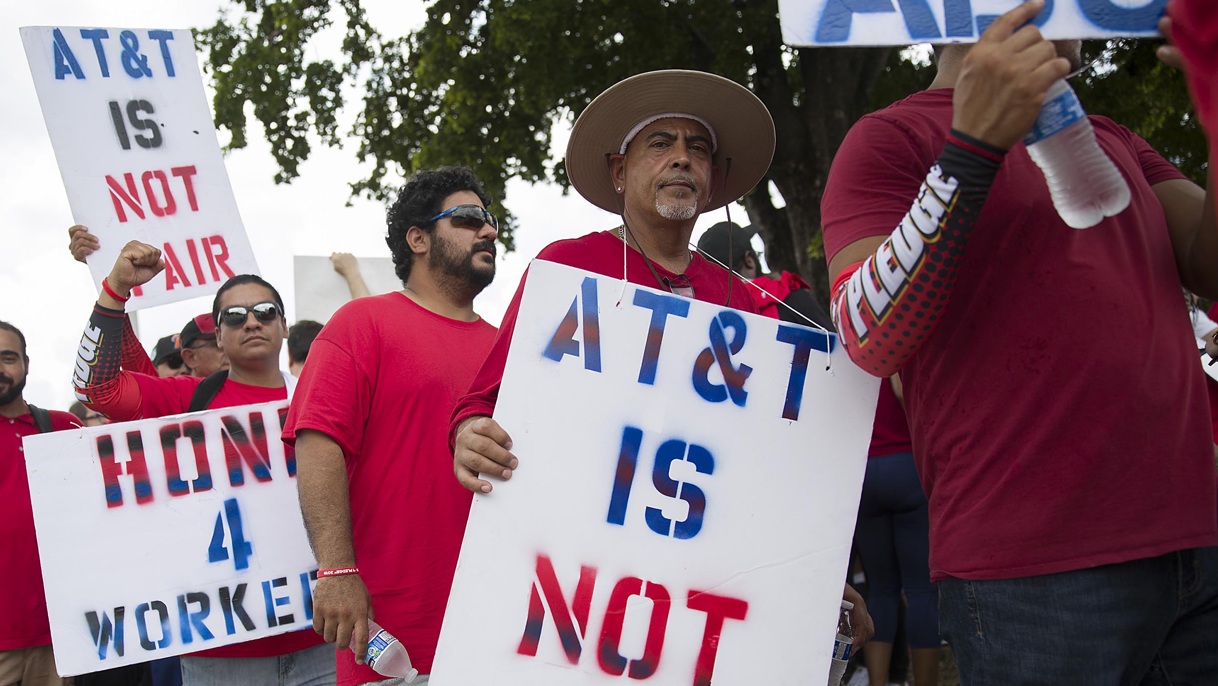 17,000 AT&T workers in Southeast strike over contract negotiations