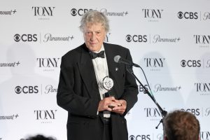 Tom Stoppard, sparkling playwright who won an Oscar for ‘Shakespeare In Love,’ dies at 88