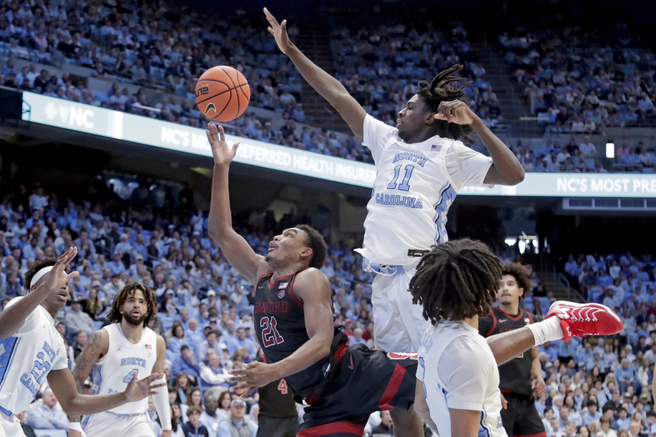 Jaylen Blakes hits short jumper with 1.5 seconds left, Stanford tops North Carolina 72-71