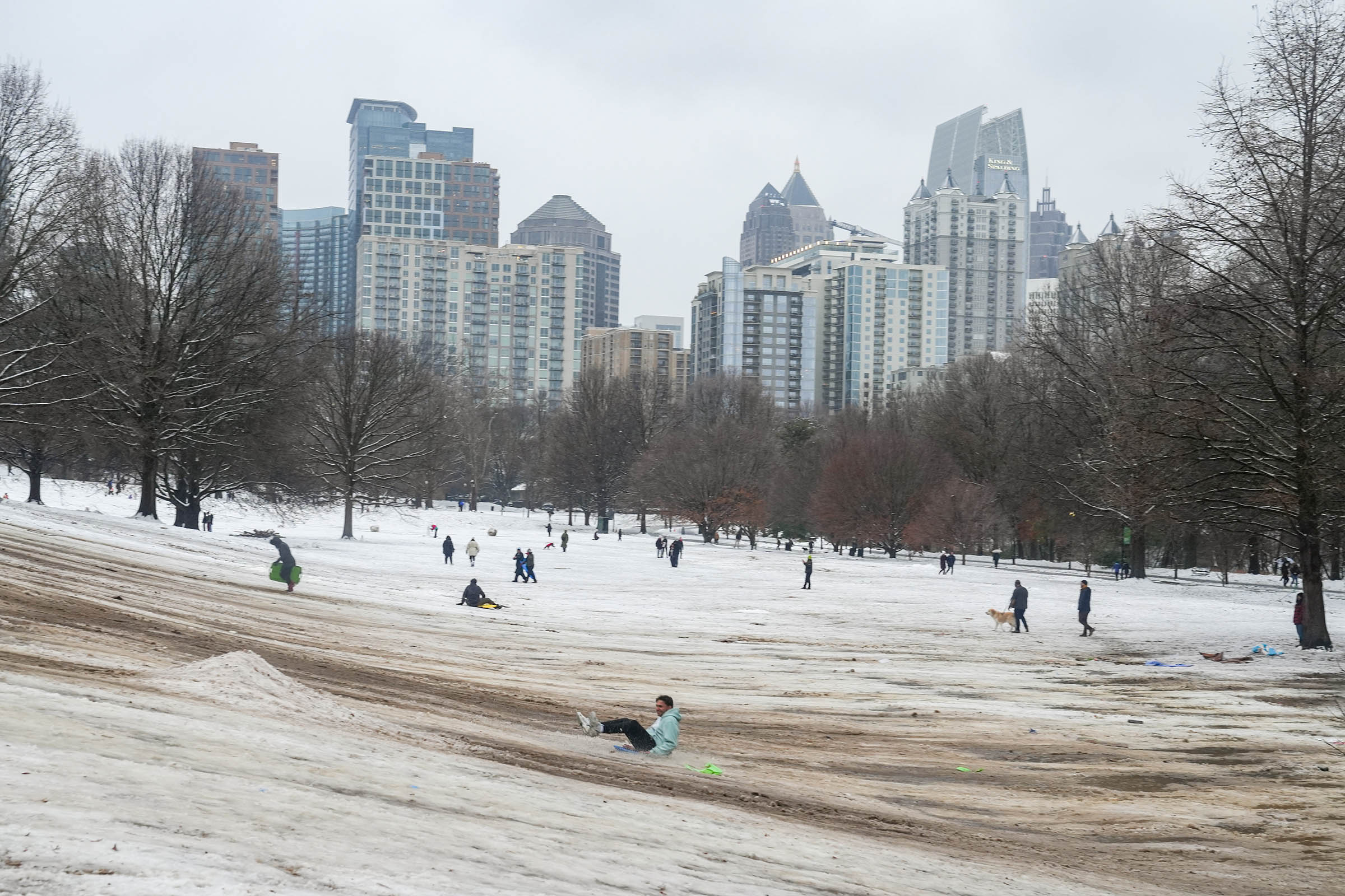 Heavy snow and frigid Arctic blast put 70 million across the U.S. under winter storm warnings