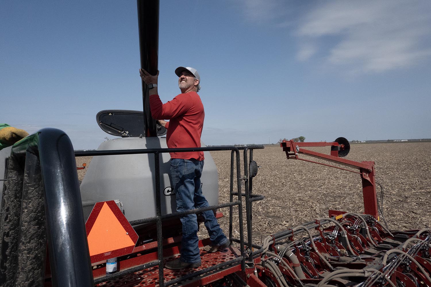 Trump plans aid package for US soybean farmers while seeking trade deal with China