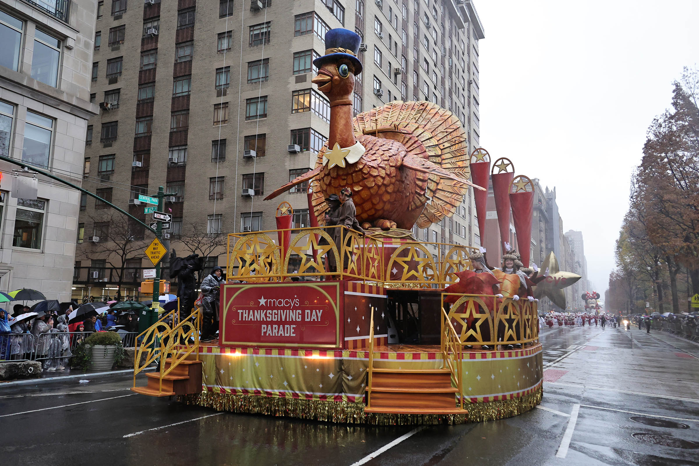 Macy’s Thanksgiving Day Parade: Big balloons, wet weather and 21 protesters arrested
