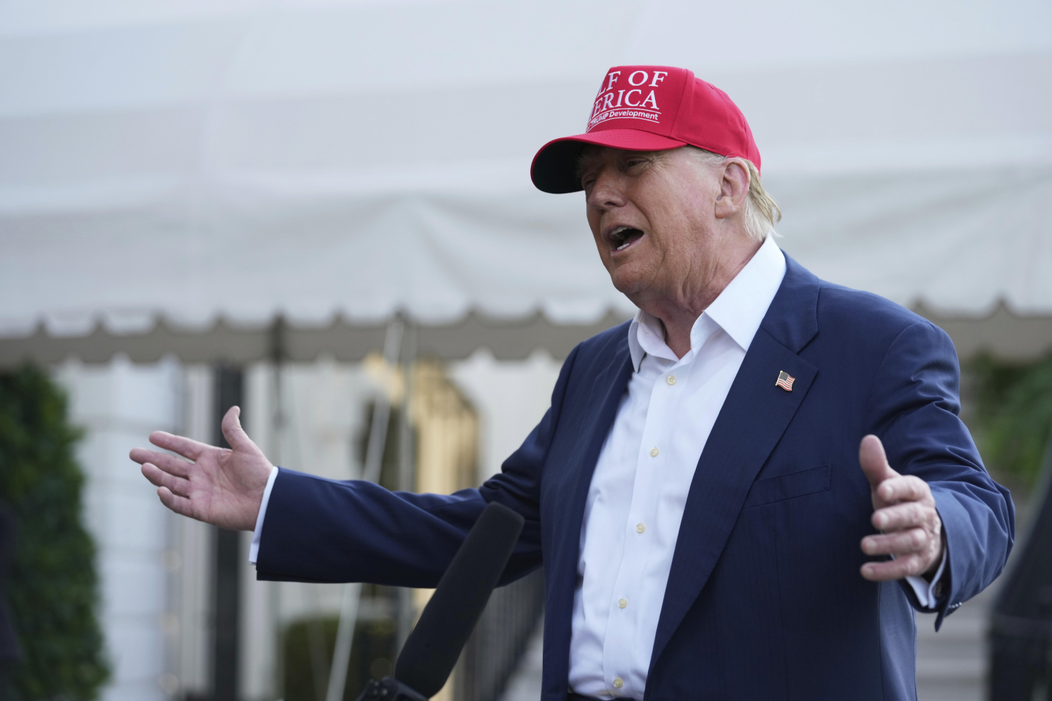 Trump says migrants would need to know ‘how to run away from an alligator’ to flee Florida facility