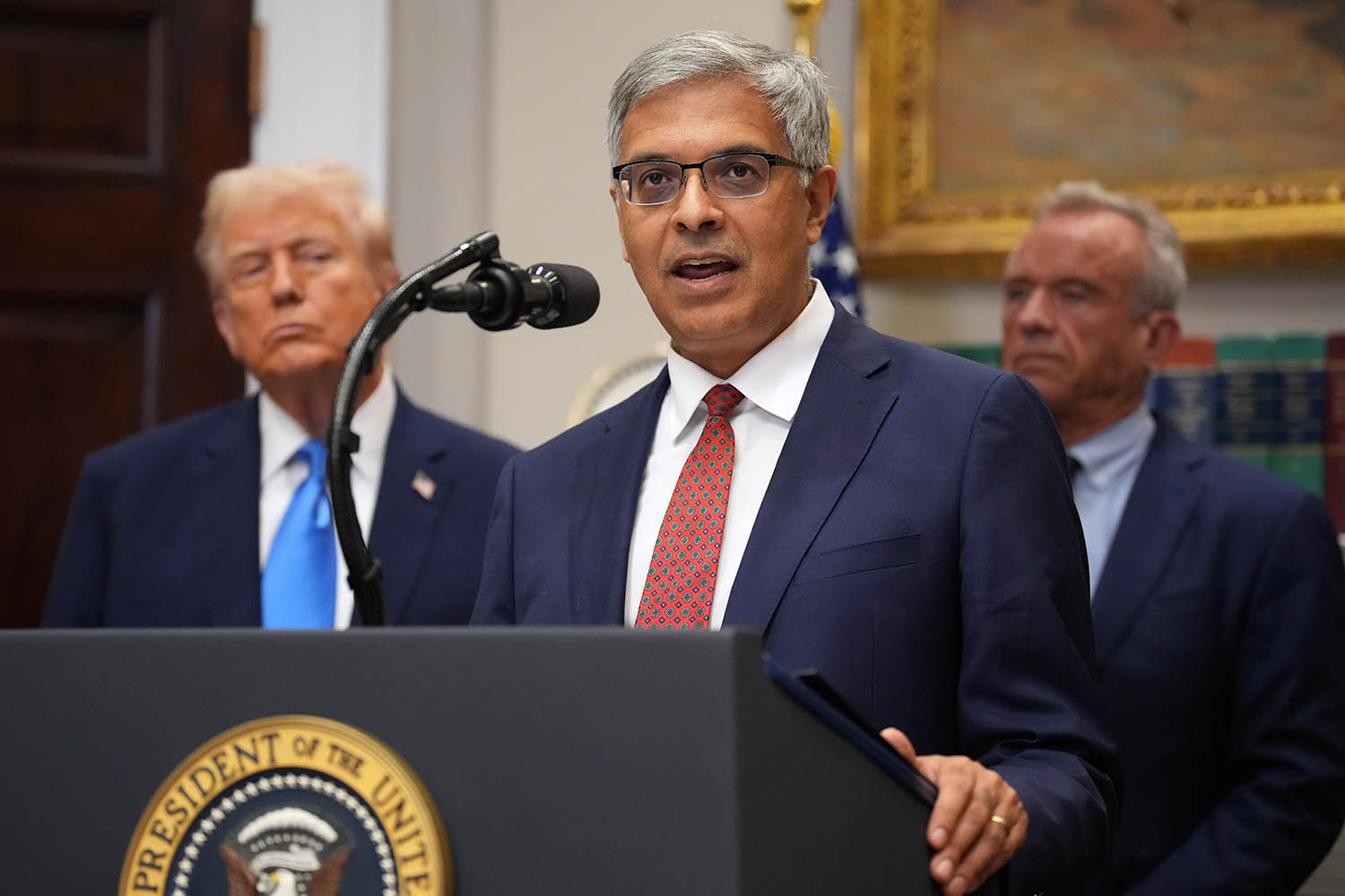 Trump administration suggests ties between Tylenol, vaccines and autism