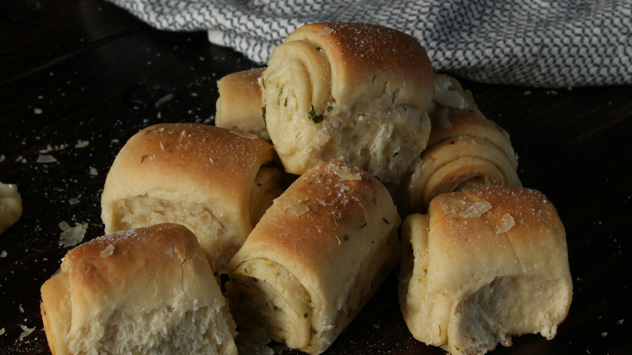 Cheesy Garlic Rolls