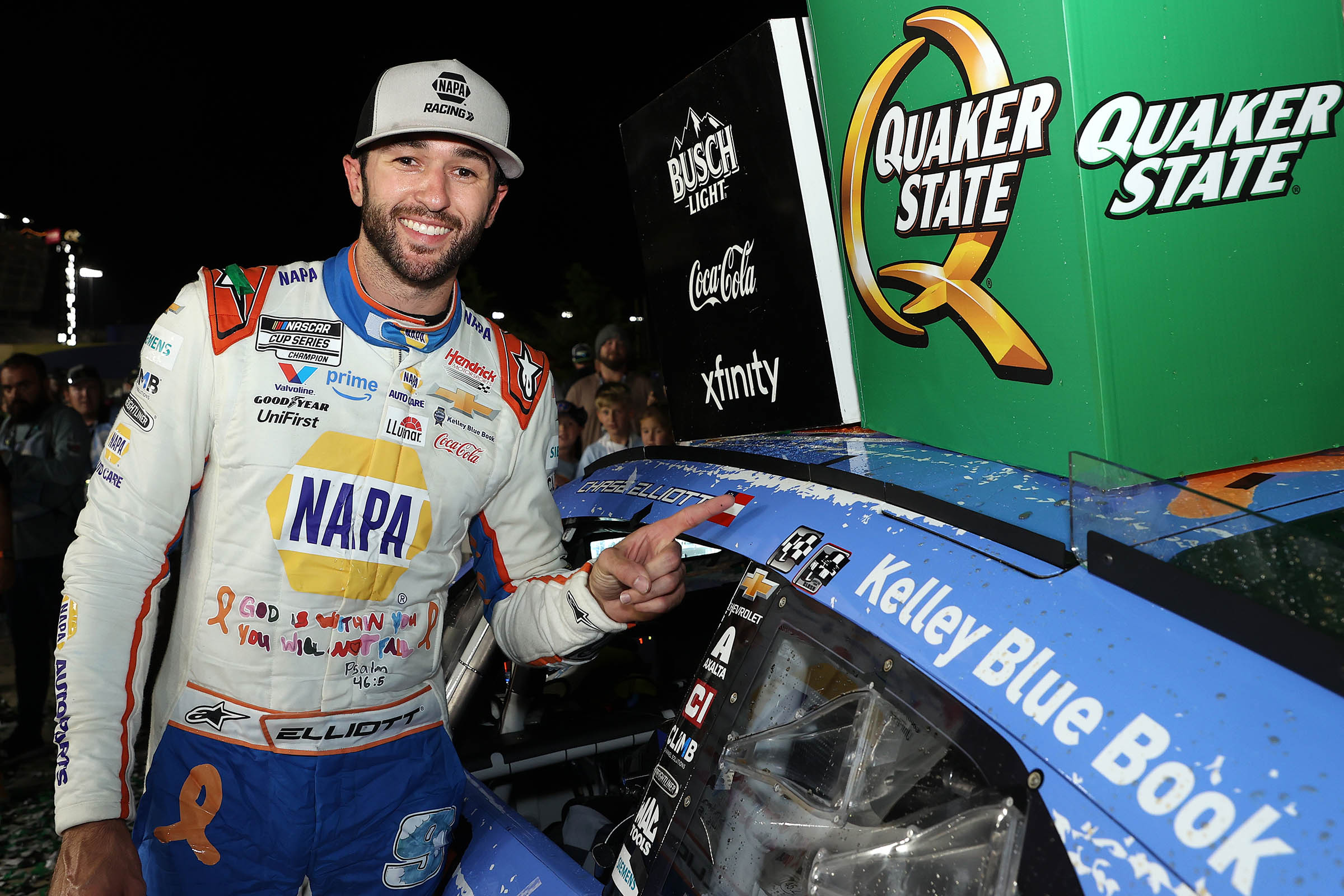 Home-state favorite Chase Elliott passes Brad Keselowski on final lap to win NASCAR Atlanta race
