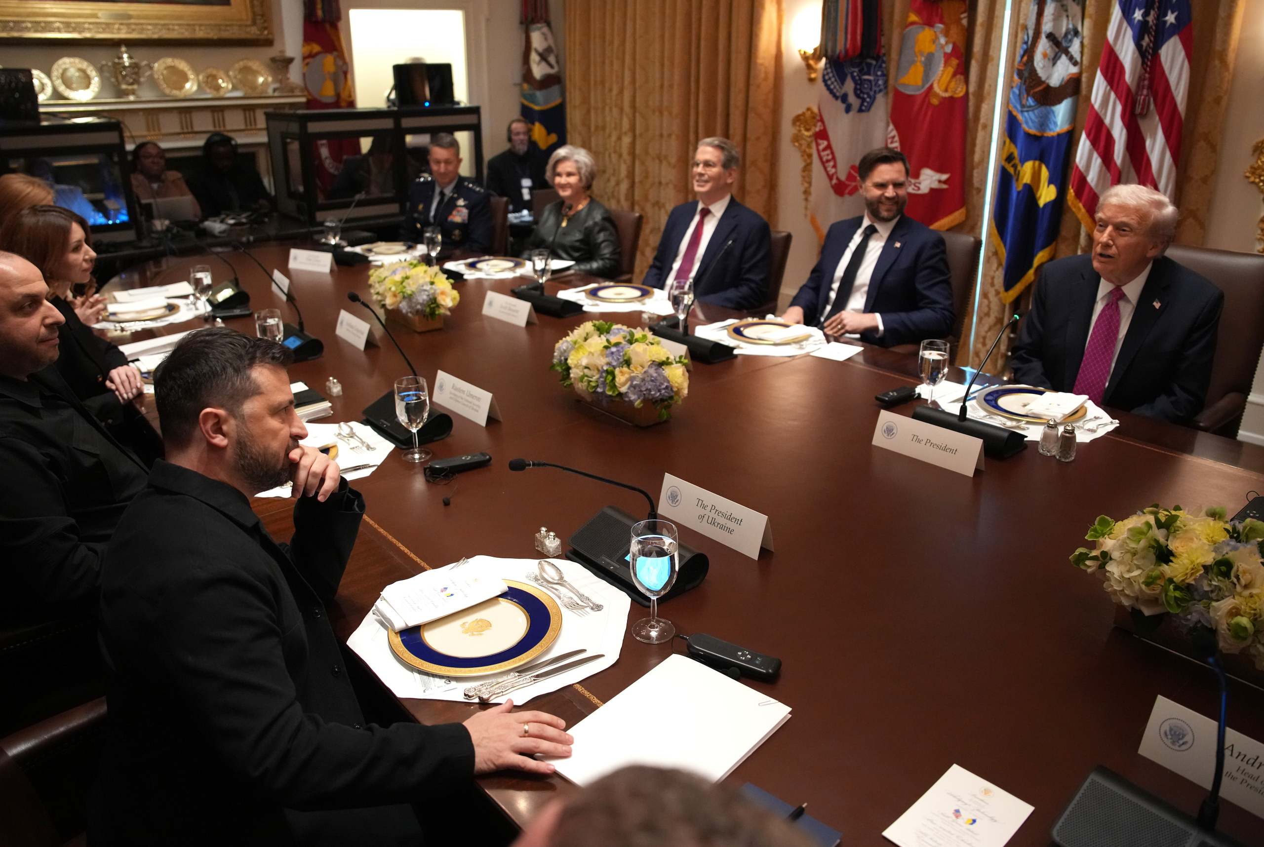 Trump tells Zelenskyy he’s reluctant to sell Ukraine Tomahawk missiles after warning Russia he might