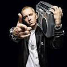 Eminem lights up the internet world with his lyrics!(WARNING:VIDEO CONTAINS EXPLICIT LANGUAGE)