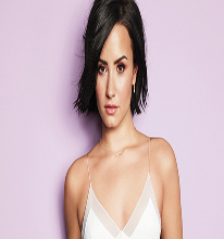 Demi Lovato looks fabulous on the cover of Cosmo!