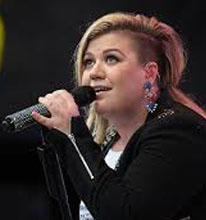Kelly Clarkson cancels remainder of tour shows !