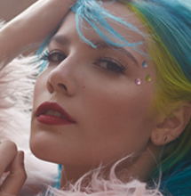 Love in the air for Halsey ?