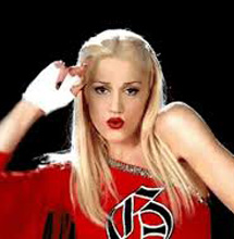 Gwen Stefani gives her most emotional performance ever !