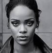Rihanna’s bareface selfie