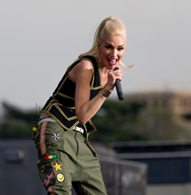 Gwen Stefani Giving Fans A “Slow Clap” This Thursday
