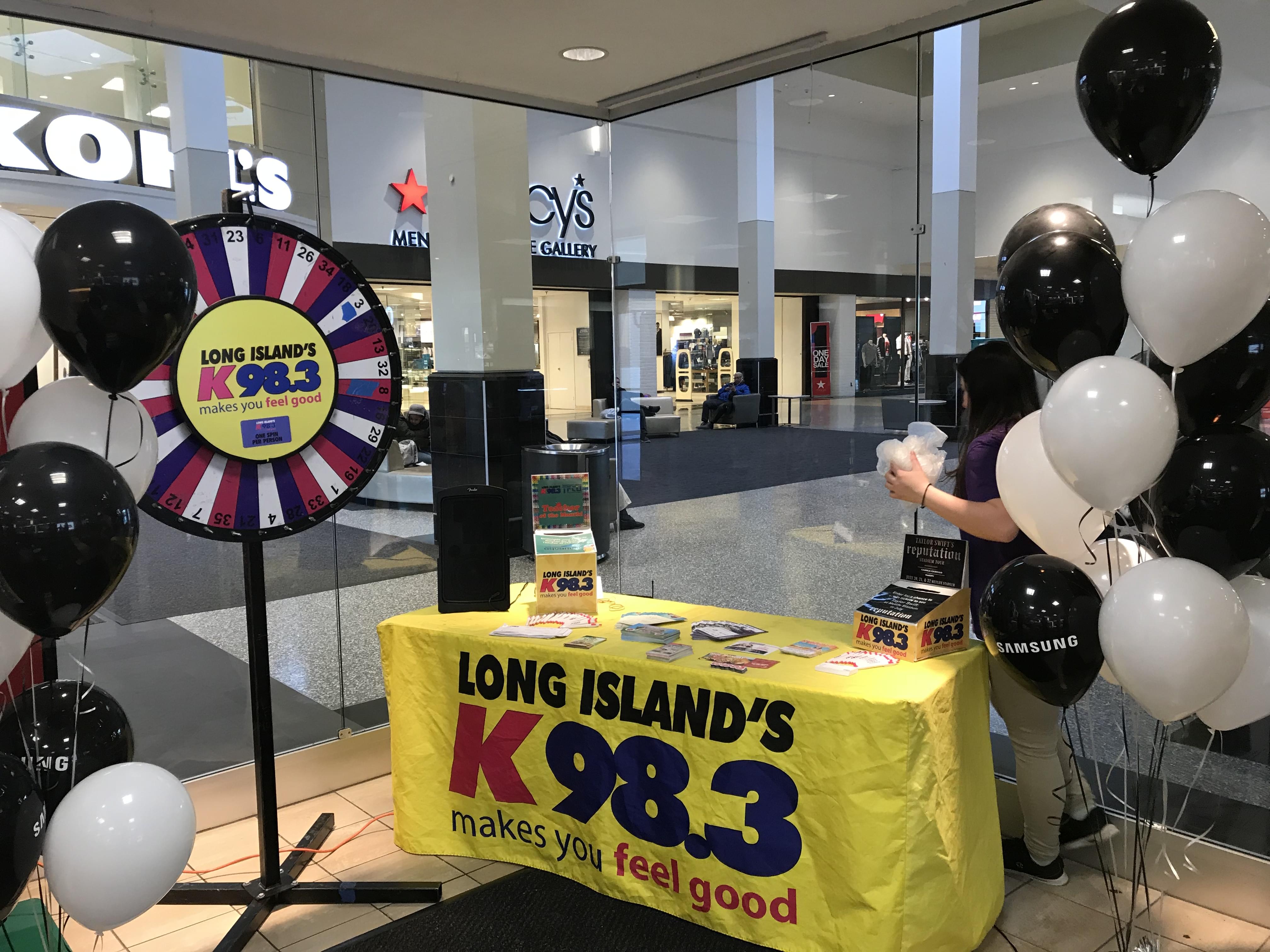 K-98.3 at the AT&T Store in the Green Acres Mall