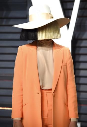 Sia Just Paid For Shoppers’ Items For Thanksgiving!