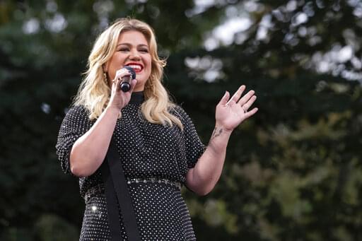 WATCH: Kelly Clarkson “Shallow”