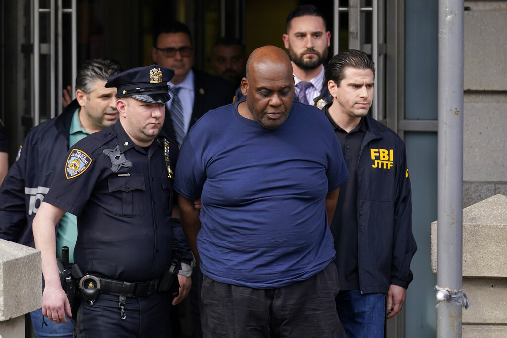 Brooklyn subway suspect tipped off police to his location