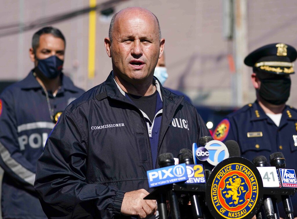 Long Island Police boost patrols by schools in wake of Texas massacre