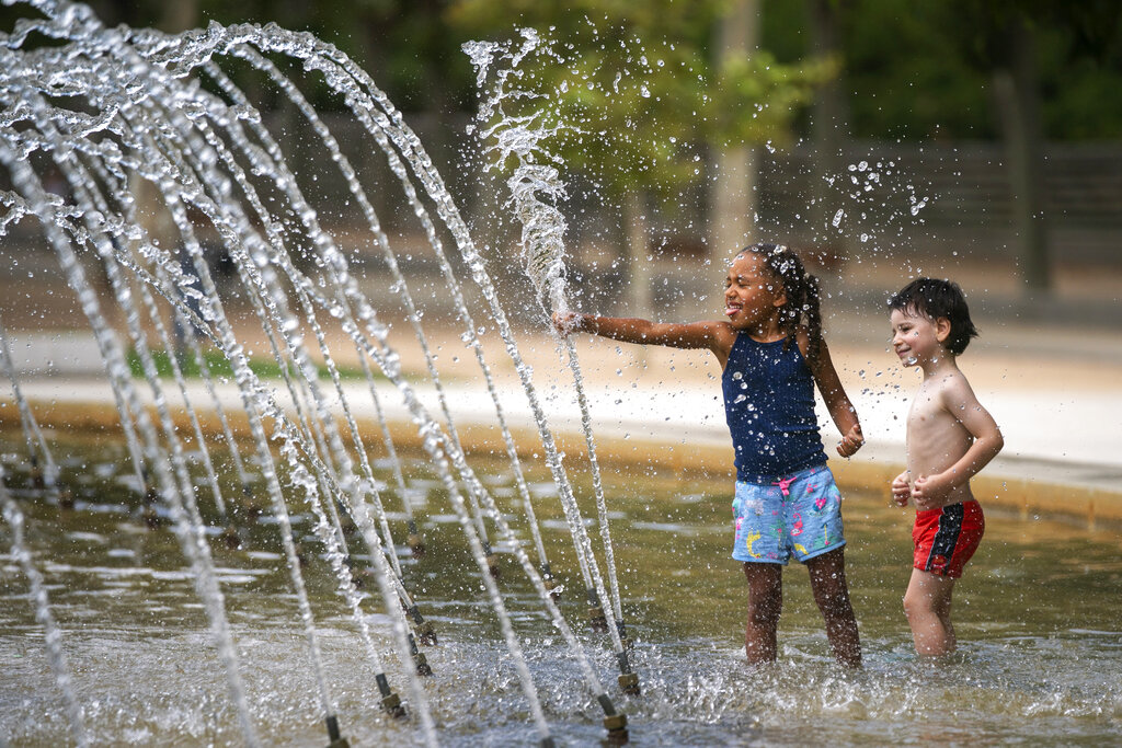 Long Island cooling center location information