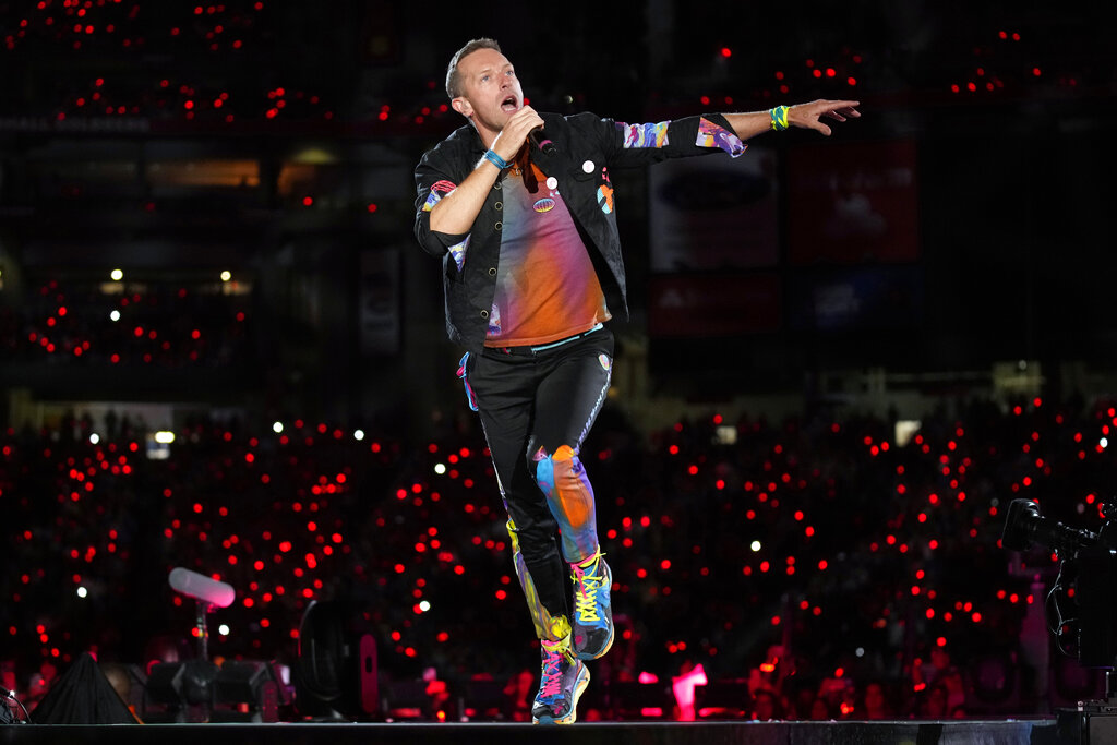 Coldplay Plays “Torn”