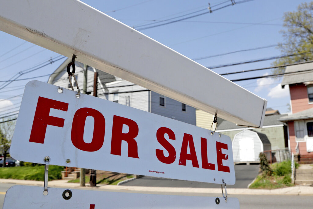 US home sales fell in July; some buyers see silver lining