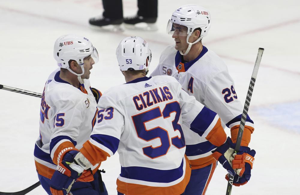 Islanders beat Senators 4-2