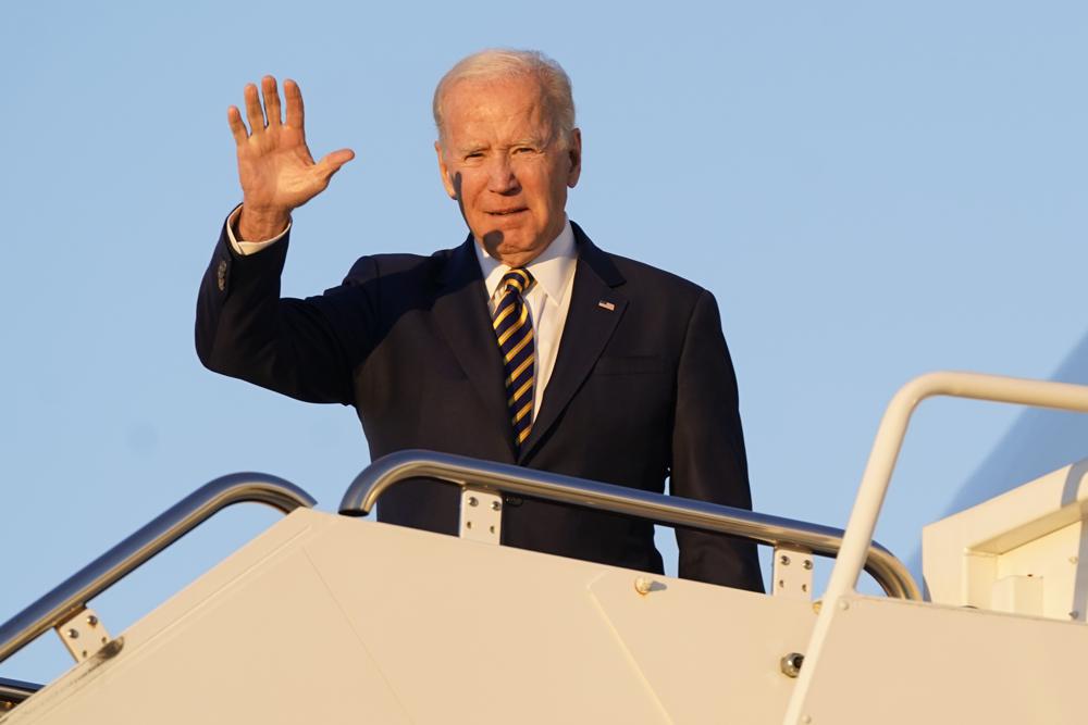 Biden to extend student loan pause as court battle drags on