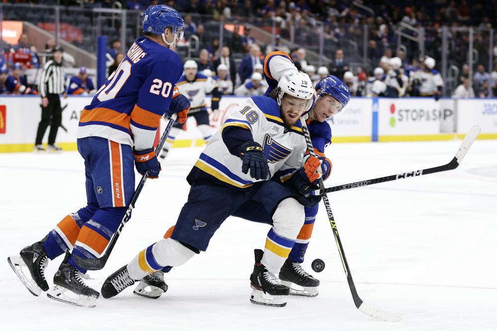 Islanders loss 7-4 to the Blues