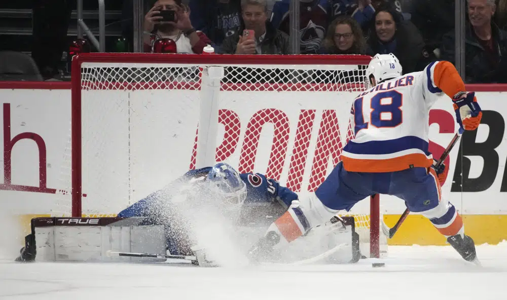 Avs beat Isles 1-0 in shootout