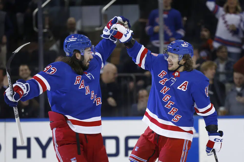 Kakko scores late to lead Rangers to 5-3 win over Islanders