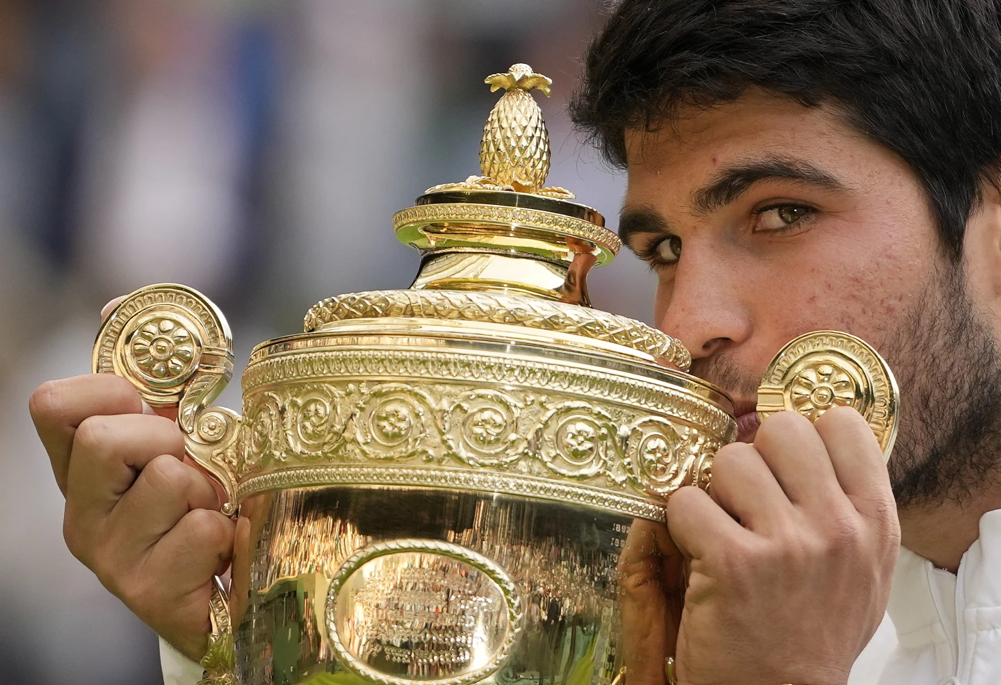 Carlos Alcaraz beats Novak Djokovic in 5 sets to win Wimbledon for his second major trophy