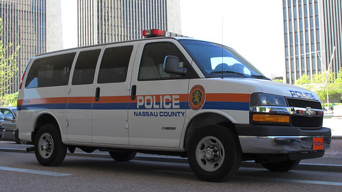 Nassau policeman struck woman firing gun into air with cruiser