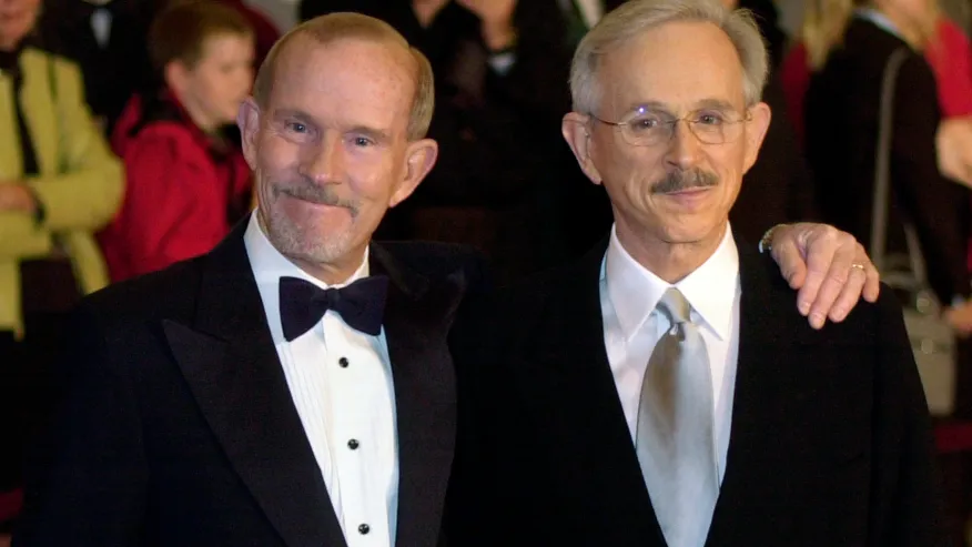 Comedian Tom Smothers, one-half of the Smothers Brothers, dies at 86