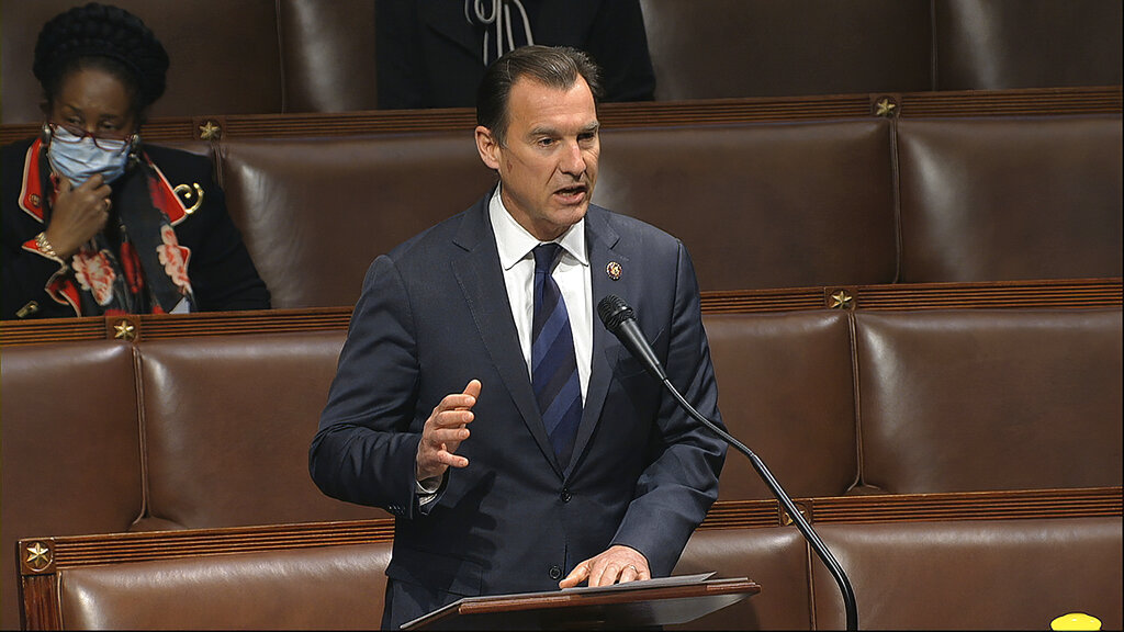 Suozzi calls for ‘Ellis Island’ at the southern border