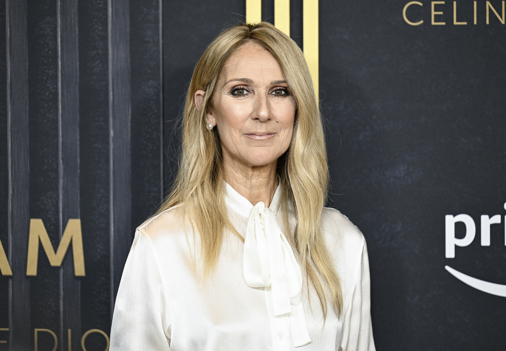 Celine Shows Up for Adele in Las Vegas