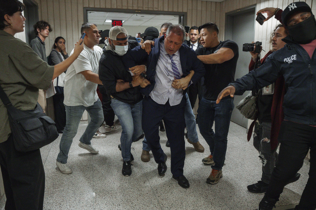 NYC mayoral candidate Brad Lander arrested at immigration court NYC mayoral candidate Brad Lander arrested at immigration court