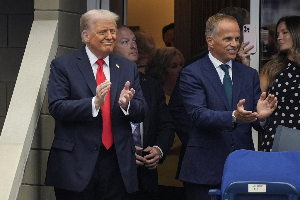 Trump attends the US Open as Rolex’s guest despite Swiss tariffs. Mixed cheers and boos greet him Trump attends the US Open as Rolex’s guest despite Swiss tariffs. Mixed cheers and boos greet him