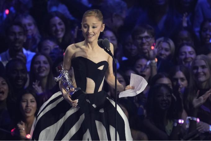 Ariana Grande and Lady Gaga shine at the MTV VMAs with wins and performances Ariana Grande and Lady Gaga shine at the MTV VMAs with wins and performances